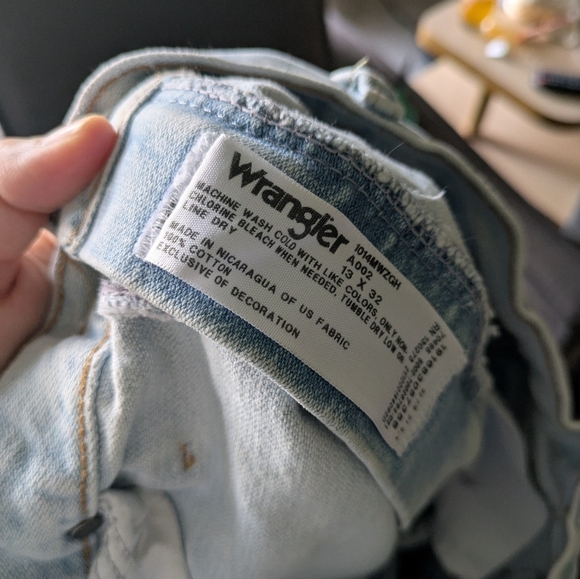 Wrangler Vintage Cutoff Shorts - Picture 8 of 8